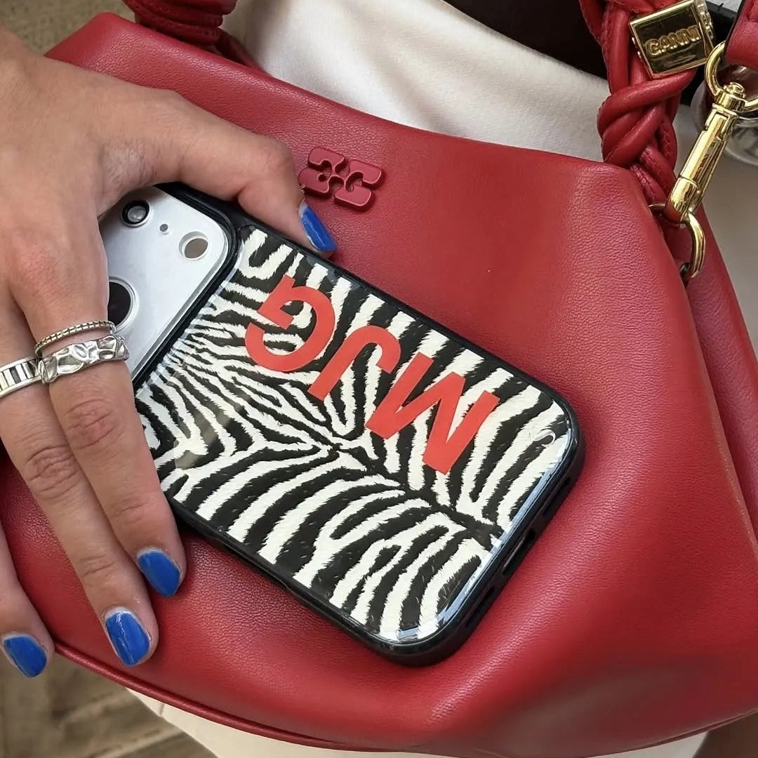 iPhone 18 - Zebra Case