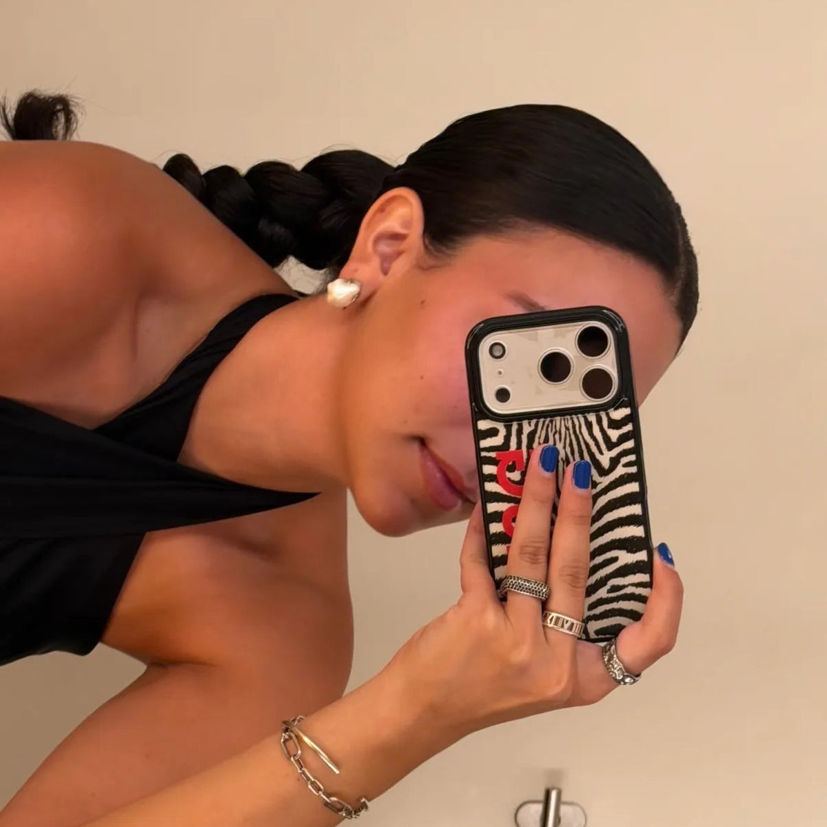 iPhone 18 - Zebra Case